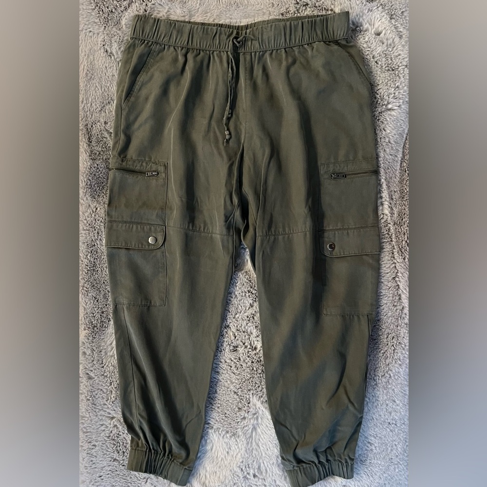 3 Pairs Banana Republic Women’s Tencel Cargo Joggers Pants Medium Petite - Picture 4 of 9